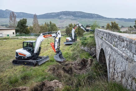 New 8 tonne E88 Excavator Extends Bobcat R2-Series Range 