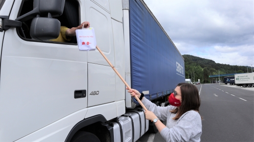   UTA provides truck drivers in Austria with protective masks and disinfectant 