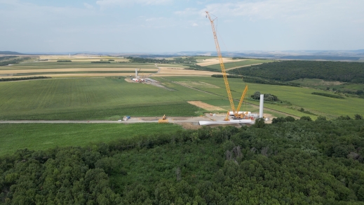 Ridicări în tandem și macarale de 700 t - DEME Macarale în parcul eolian Deleni – Viișoara Nord