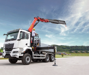 Premieră mondială la Bauma 2025 - Noua macara PALFINGER PK 880 TEC ridică mult peste clasa ei