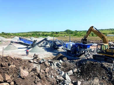 Kleemann pune la încercare duritatea granitului tanzanian cu trei echipamente EVO