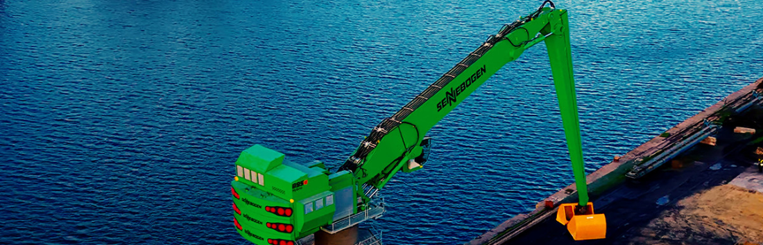 SENNEBOGEN 895 E HYBRID - Etalonul manipulării materialelor în porturi a ajuns și în portul Constanța