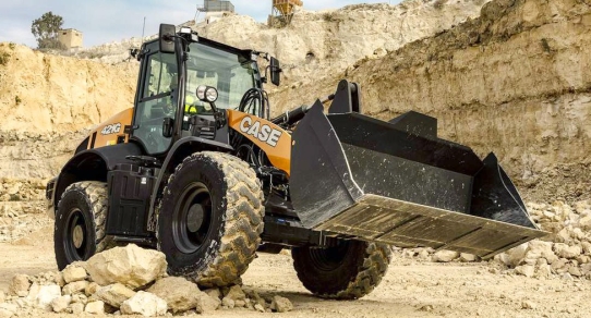 Dincolo de compact - încărcătorul frontal CASE 421 G a deschis un nou capitol în seria G – Evolution