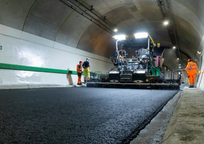 O singură noapte pentru 400 de metri de tunel - Vögele SUPER 1803-5 X trece cu succes testul Mont Blanc